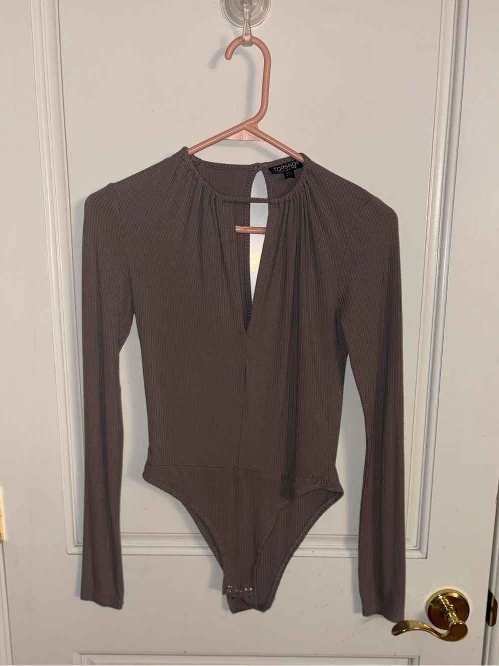 TOPSHOP Taupe Ribbed Keyhole Long-Sleeve Soft Bodysuit Size 2
